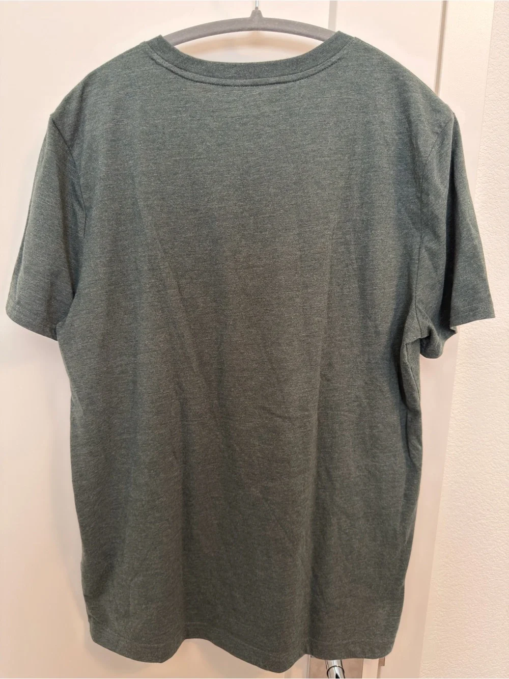 Banana Republic Heather Forest Green V‑Neck Tee
